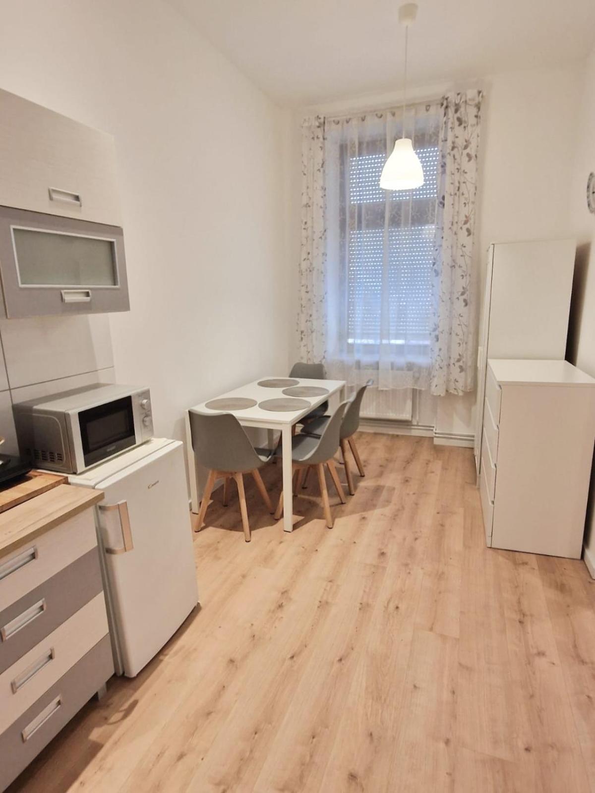 Family Studio Apartment For 4 Berlino Esterno foto
