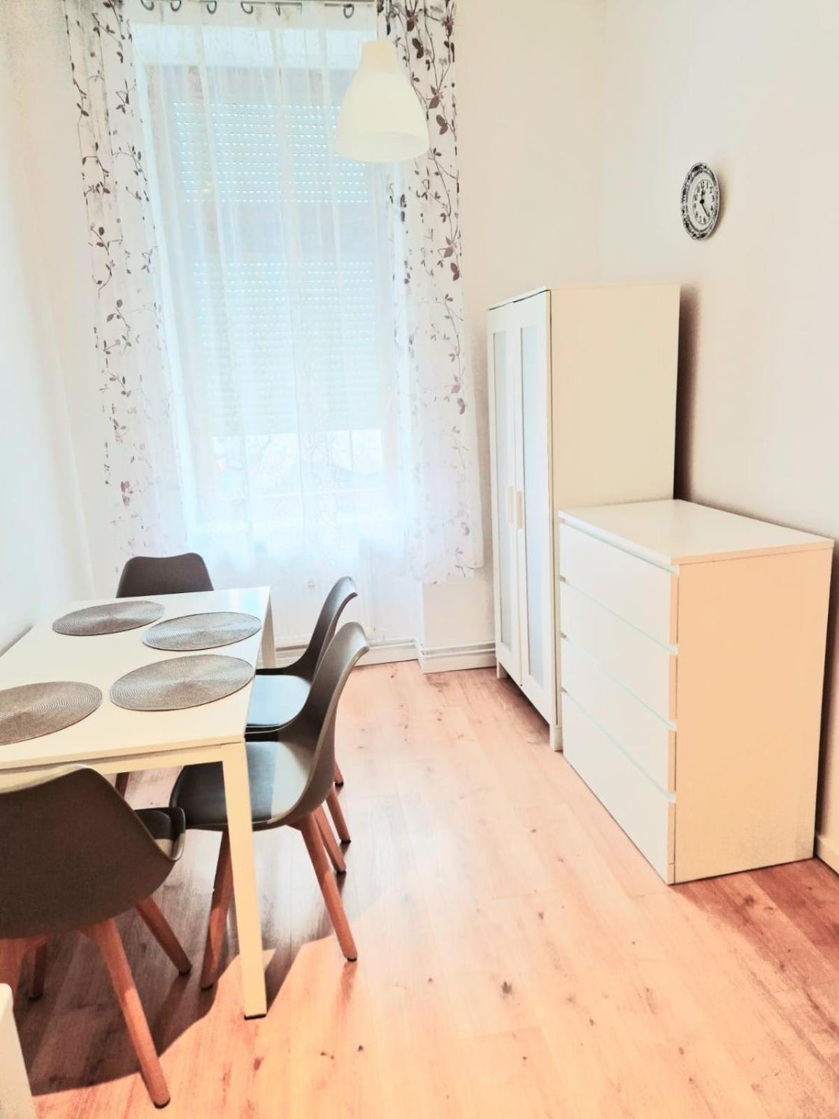 Family Studio Apartment For 4 Berlino Esterno foto