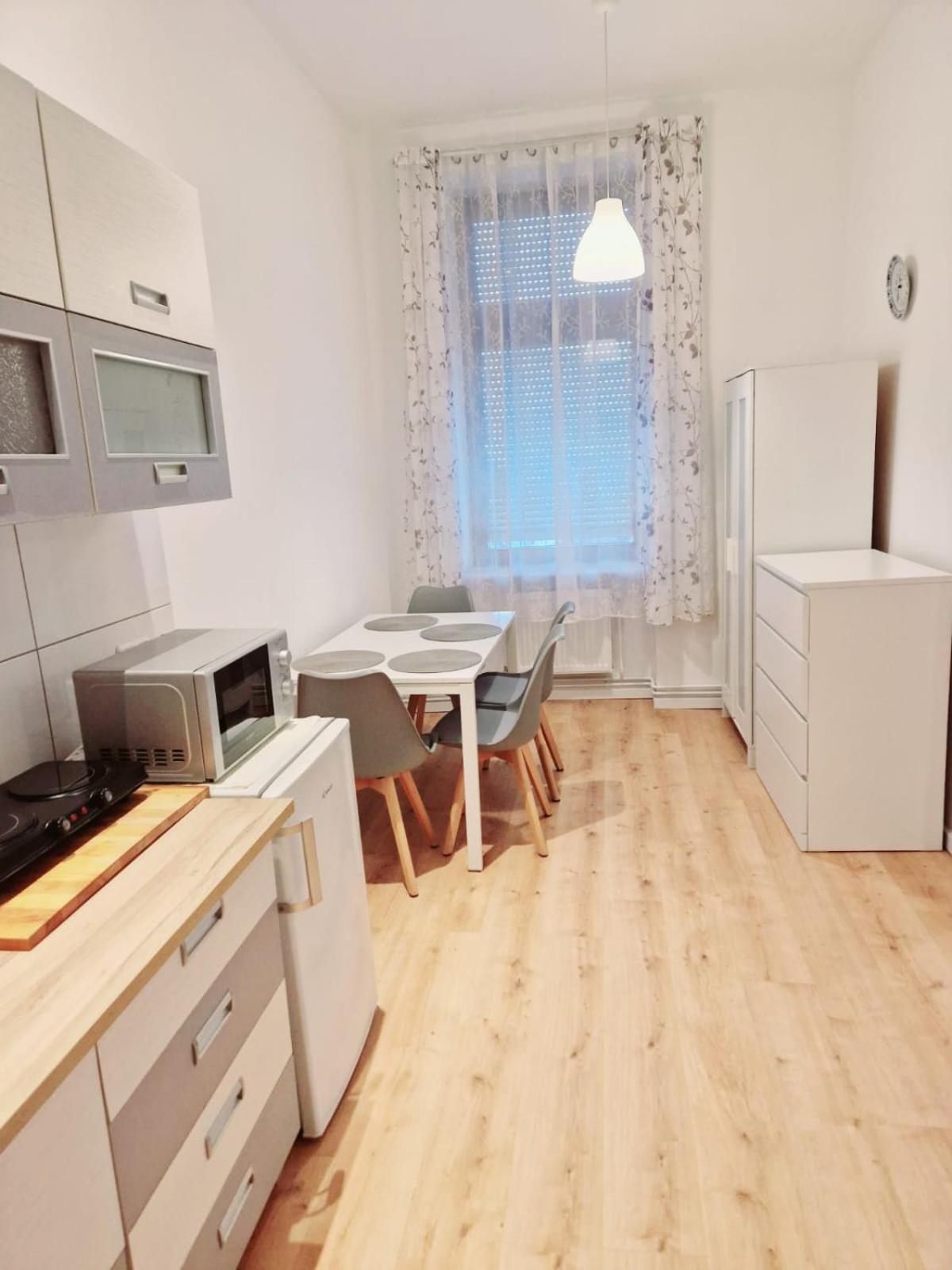 Family Studio Apartment For 4 Berlino Esterno foto