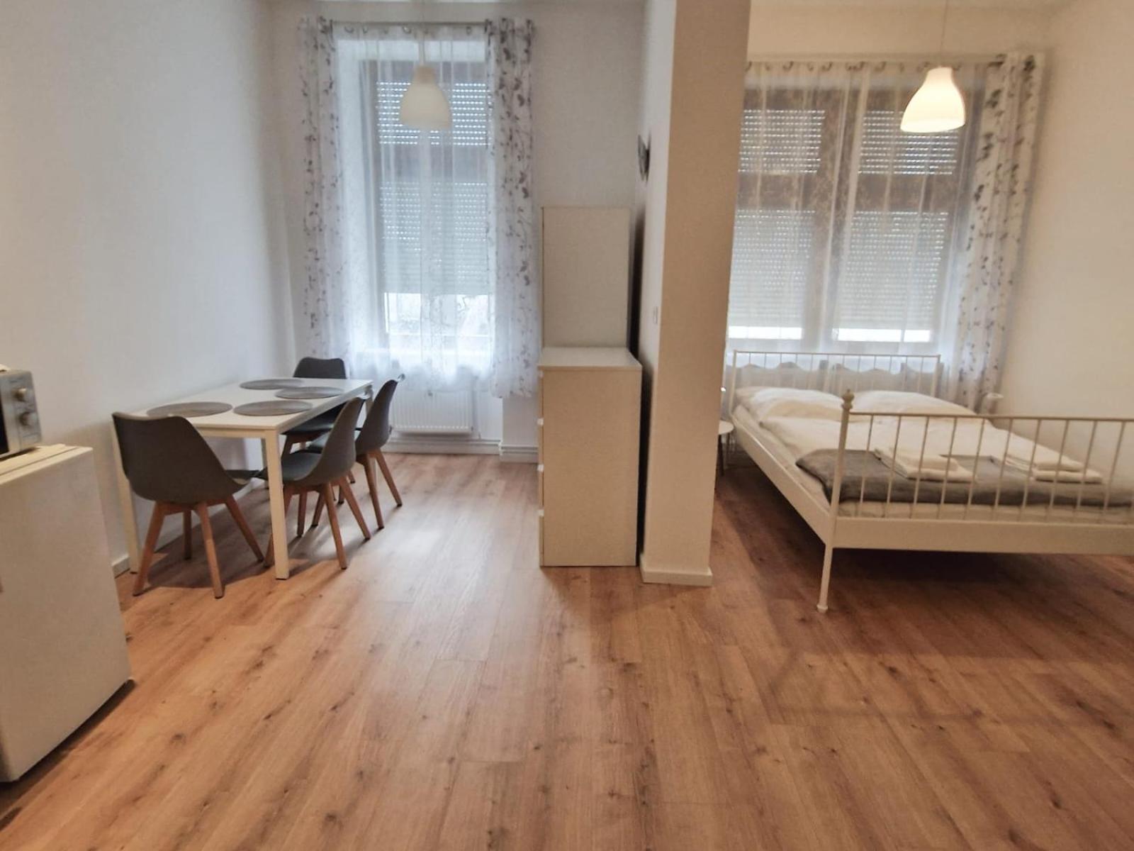 Family Studio Apartment For 4 Berlino Esterno foto