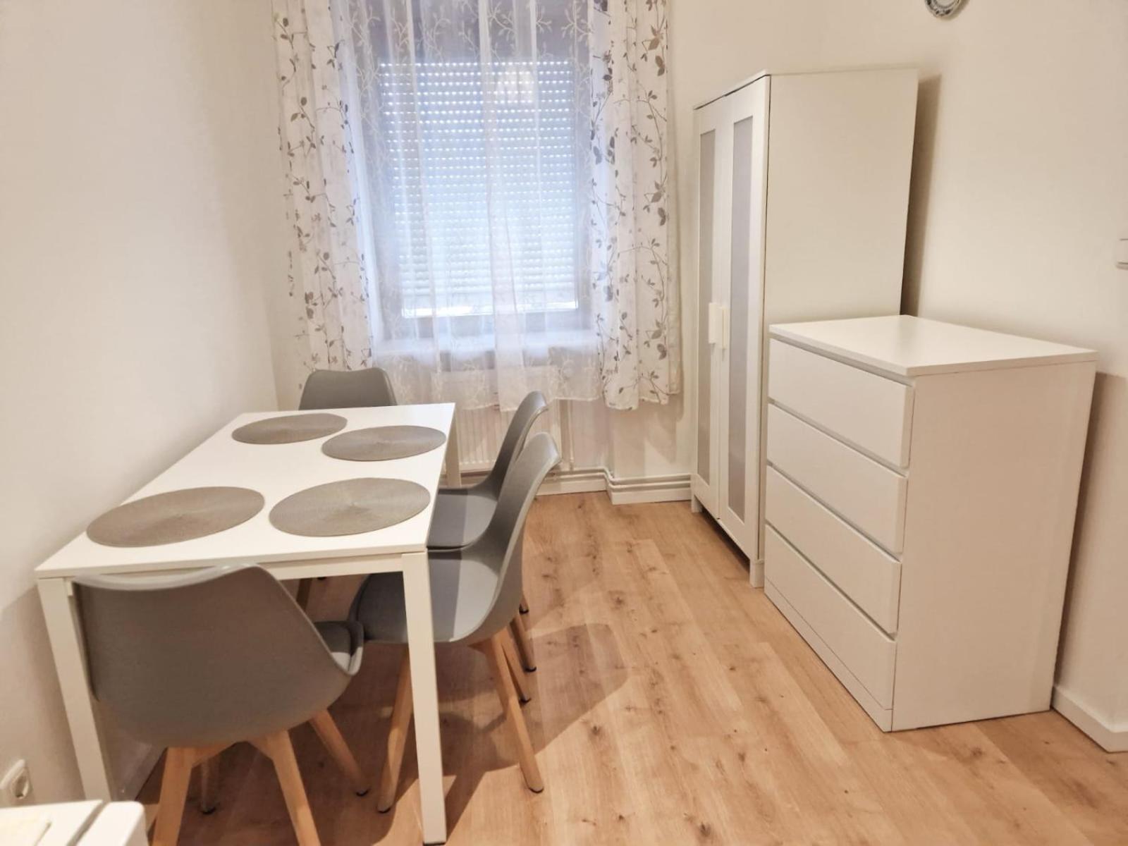 Family Studio Apartment For 4 Berlino Esterno foto