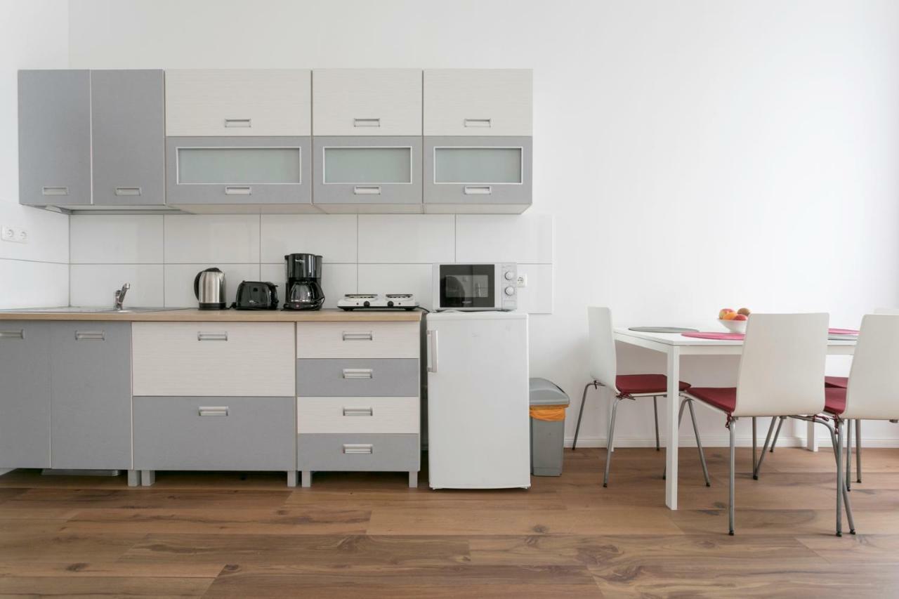 Family Studio Apartment For 4 Berlino Esterno foto