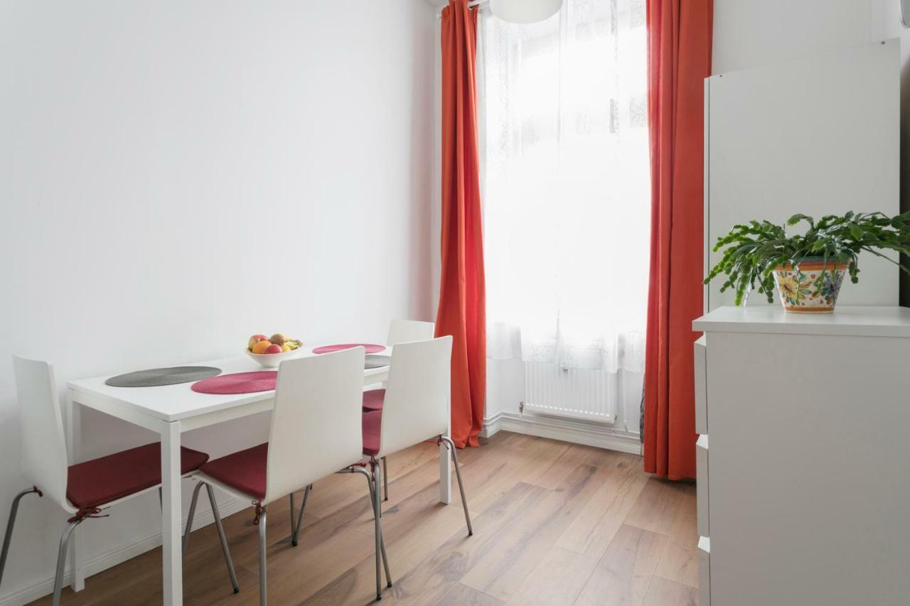 Family Studio Apartment For 4 Berlino Esterno foto